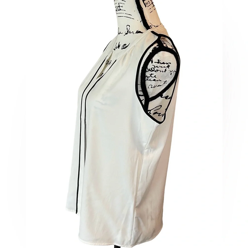 Calvin Klein Ivory Sleeveless Suit Shirt | Size M | NWT - Picture 4 of 9